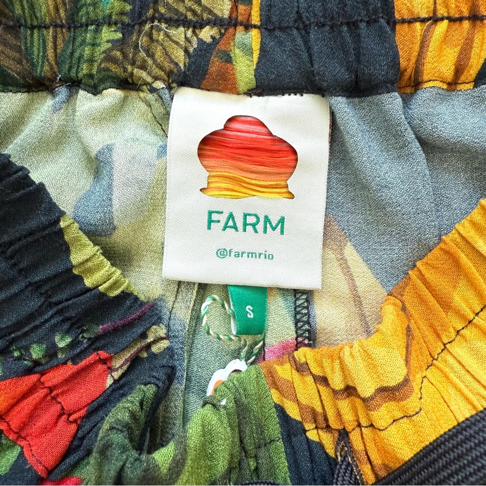 NWT!!! FARM 2 pieces women set blouse/ shorts size S Retail 195$ - Picture 11 of 15